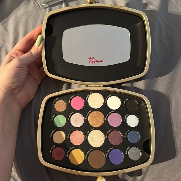 Sephora Minnie's World in Color Eyeshadow Palette - Picture 3 of 4